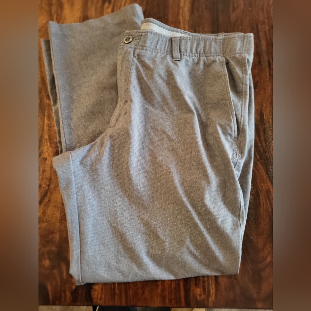 UNDER ARMOUR Gray Casual Pants MEN'S SZ 40x30 EXCELLENT CONDITION